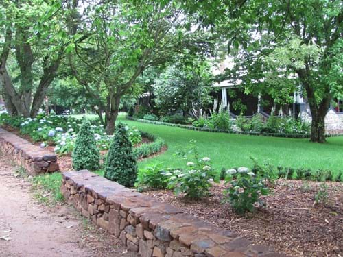 Robertson Country Garden